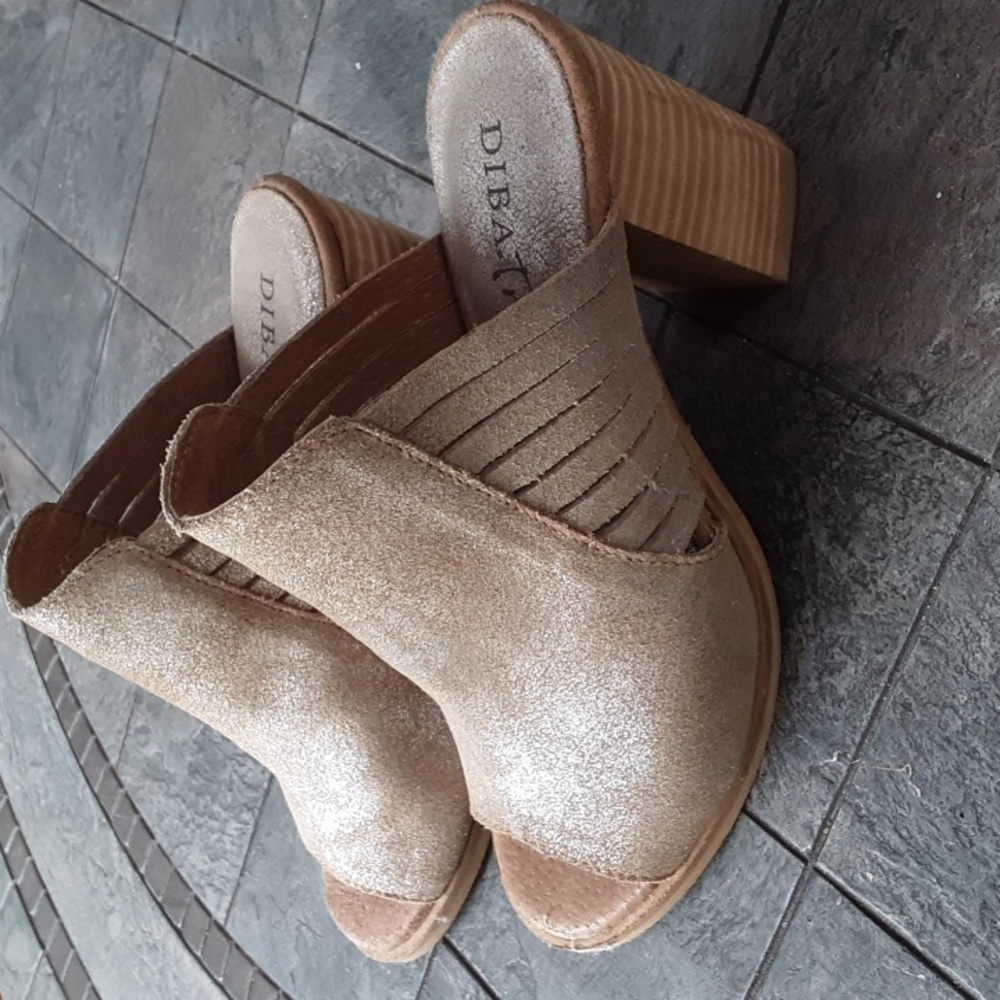 DIBA.True Sandles